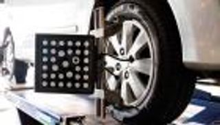 5 أسباب لاهتزاز السيارة عند السرعات العالية