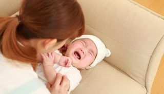 أسباب وعلاج مغص الأطفال