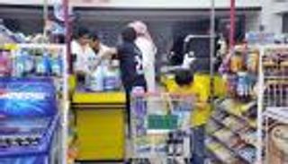 السعودية.. توطين الوظائف بقطاع التجزئة يخلق آلاف الفرص للعمالة المحلية