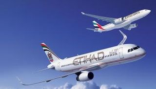 طائرتي الاتحاد للطيران وطيران الإمارات