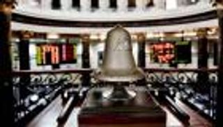 البورصة المصرية تقلص خسائرها لـ5.5 مليار جنيه