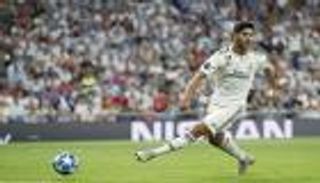 بالصور.. تقليد فيرمينو يثير سخرية الجماهير ضد أسينسيو