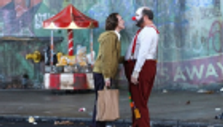 بالصور.. خواكين فينيكس يبدأ تصوير "الجوكر" في نيويورك