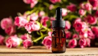 فوائد زيت الورد الصحية