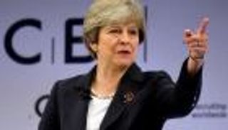 الإسترليني يهبط بعد تحذير "ماي" من مأزق في محادثات بريكست