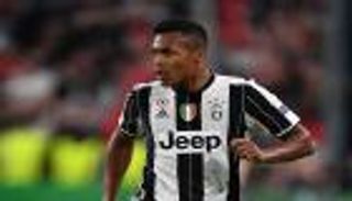 أليكس ساندرو يوضح حقيقة رحيله عن يوفنتوس