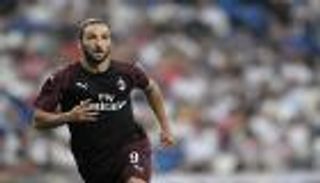 لاعب ميلان يؤكد حاجة الفريق لعقلية هيجوايين