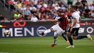 المهاجم الأرجنتيني جونزالو هيجوايين