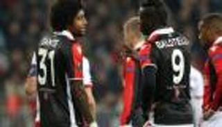 مدافع نيس يفتح النار على بالوتيلي بعد السقوط أمام مونبلييه