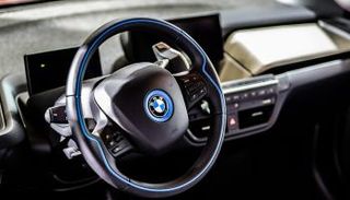 مقصورة "بي إم دبليو" BMW - صورة أرشيفية