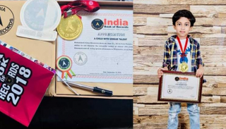 الطفل محمد يعرف أسماء 300 ديناصور ولم يتجاوز عمره الرابعة