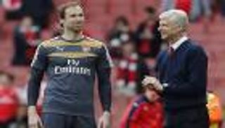 تشيك: فينجر اهتم بالكرة الجميلة على حساب الانتصارات 