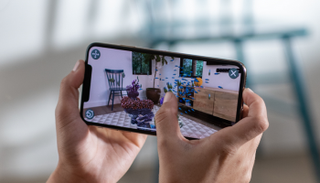تطبيقات مجانية لهاتف "آيفون Xs" - صورة أرشيفية