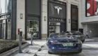 بعد فضائح الانبعاثات.. شركات السيارات الألمانية تتجه لمنافسة "تيسلا" 