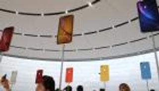 مستخدمو آيفون XS و XS Max  يشكون من ضعف الشبكة