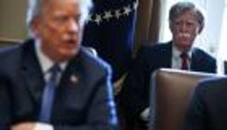 مستشار ترامب: سنفرض العقوبات على إيران بقوة وحزم