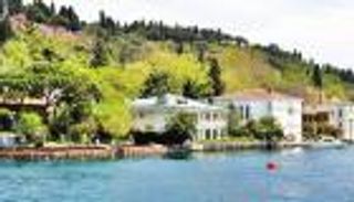 بعد أزمتها الاقتصادية.. تركيا تبيع لقطر تاريخها العثماني على ضفاف البوسفور