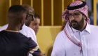 رئيس النصر يقدم 10 آلاف لكل لاعب قبل مواجهة الجزيرة الإماراتي 