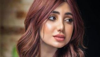 عارضة الأزياء العراقية تارة فارس