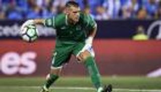 حارس ليجانيس ينتقد التصرف "القبيح" للاعبي برشلونة