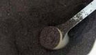 باحثة مصرية تستخدم تفل الشاي لتنقية مياه الصرف من المستخلصات الدوائية