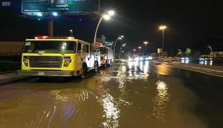 انتشار وحدات الدفاع المدني في مكة