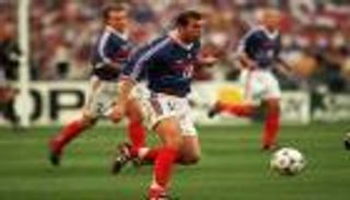 مزاد علني لبيع قميص زيدان التاريخي