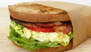 سندوتشات المدارس يجب أن تتكون من عناصر غذائية مفيدة