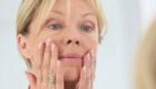 أسباب الإصابة بتجاعيد الفم.. ووصفات طبيعية للتخلص منها