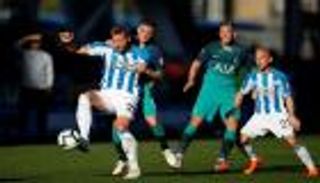 توتنهام يواصل صحوته بالفوز على هدرسفيلد