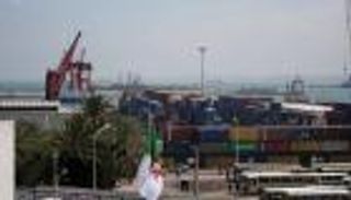 تراجع العجز التجاري بالجزائر مدعوما بارتفاع صادرات الطاقة