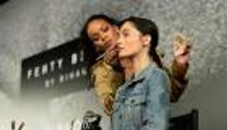 النجمة العالمية ريهانا في دبي للترويج لمستحضرات تجميلها