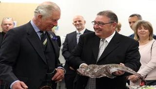 الأمير تشارلز خلال افتتاح سوق الأسماك في اسكتلندا