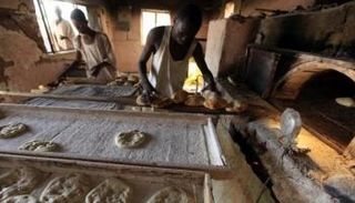 الخرطوم تسعى لاحتواء أزمة الخبز