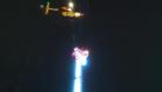 عالقون بين السماء والأرض.. أغرب رأس سنة في فرنسا