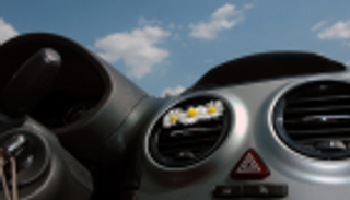 دراسة: رائحة الورد في السيارات تقلل الحوادث