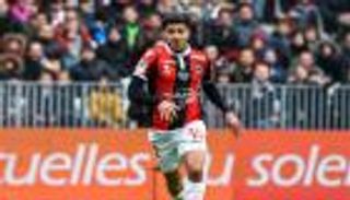 جزائري يهدد مستقبل نجم تونس مع نيس الفرنسي