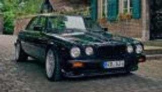 تحديث سيارة جاجوار الكلاسيكية XJ12