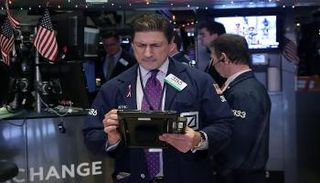 الأسهم الأمريكية تتراجع تأثرا بهبوط في قطاع التكنولوجيا