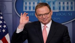 كيفن هاسيت المستشار الاقتصادي للبيت الأبيض