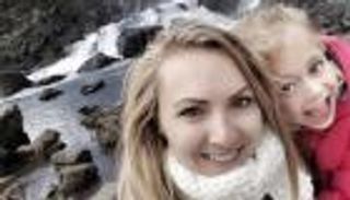 تستقيل من وظيفتها وتبيع منزلها لتجوب العالم مع عائلتها