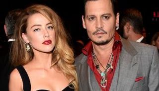 نجم هوليوود يدعي أن طليقته هي من كانت عنيفة ومسيئة