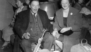 الشاعر الإنجليزي ت.س.إليوت مع زوجته فاليري