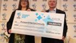 زوجان يربحان 115 مليون إسترليني في يانصيب رأس السنة