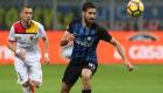 صانع ألعاب إنتر ميلان يقترب من الدوري الإنجليزي