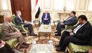 الرئيس اليمني عبدربه منصور هادي خلال لقاء السفير الأمريكي 