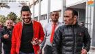 الأهلي المصري يتعاقد مع مدافع سموحة