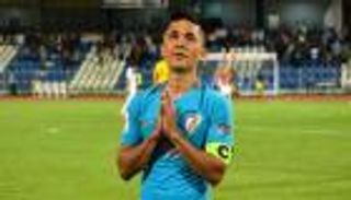 مهاجم الهند يرفض مقارنته بميسي ورونالدو