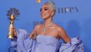 بالصور.. ليدي جاجا بـ"اللافندر" في حفل جولدن جلوب