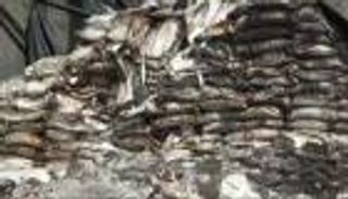 بعد سرقة المساعدات.. الإرهاب الحوثي يحرق مخازن "الأغذية العالمي"